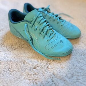 Youth Nike Soccer Cleats Size 3